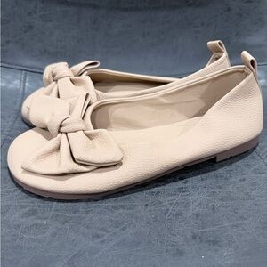 Elegant Cream Bow Flats